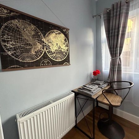Dana'S Bungalow Horley Ngoại thất bức ảnh